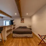 Loft Calme A La Maison Carree - Nuit A Apartment