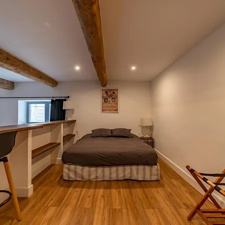 Loft Calme A La Maison Carree - Nuit A Lägenhet