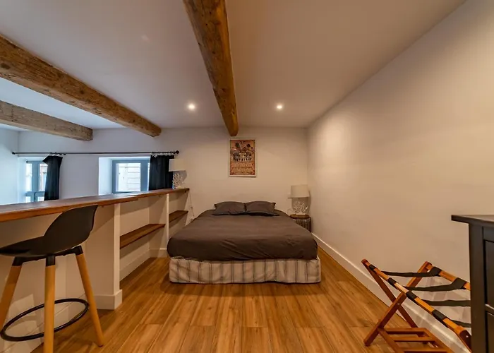 Loft Calme à La Maison Carrée - Nuit à Appartement