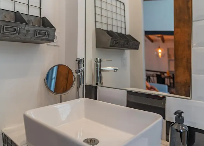 Loft Calme à La Maison Carrée - Nuit à Nimes