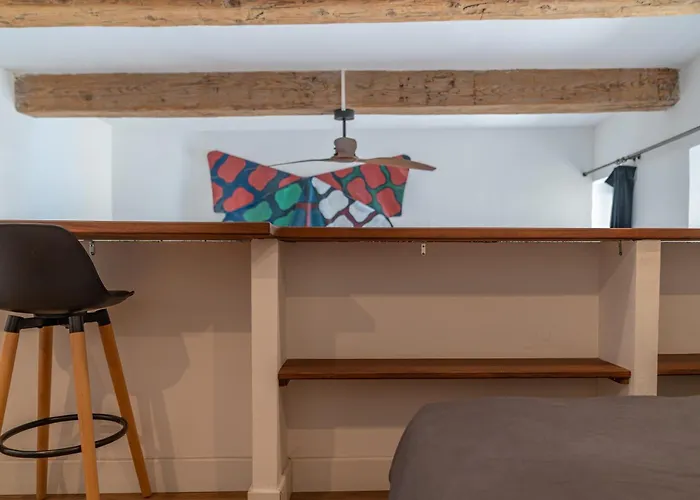 Appartement Loft Calme à La Maison Carrée - Nuit à